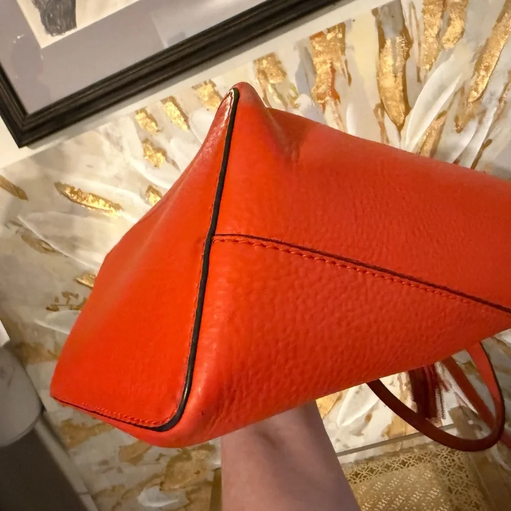 Tory Burch McGraw - Picture 7 of 12